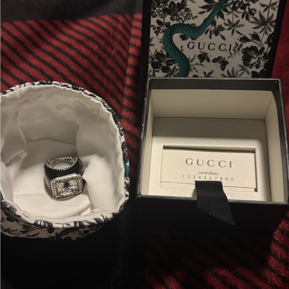 Gucci  Silver and Black Oversized Ring